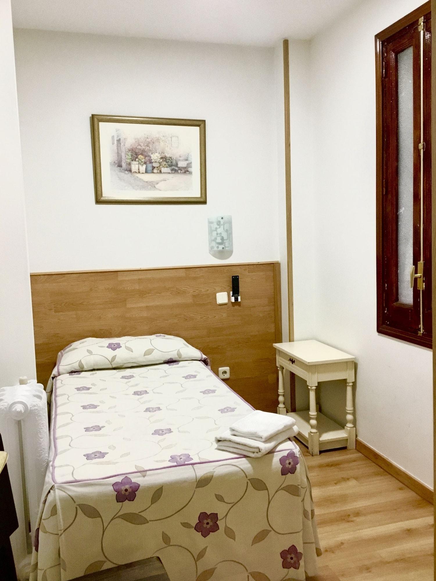 Hostal Nersan2 Madrid Exterior photo