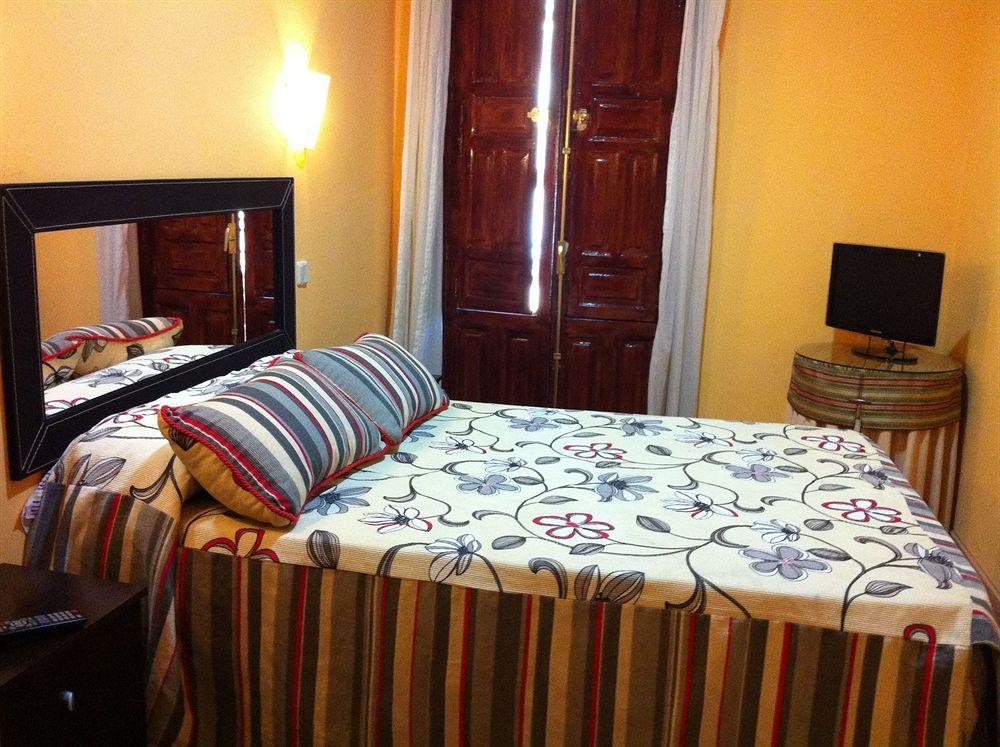 Hostal Nersan2 Madrid Exterior photo
