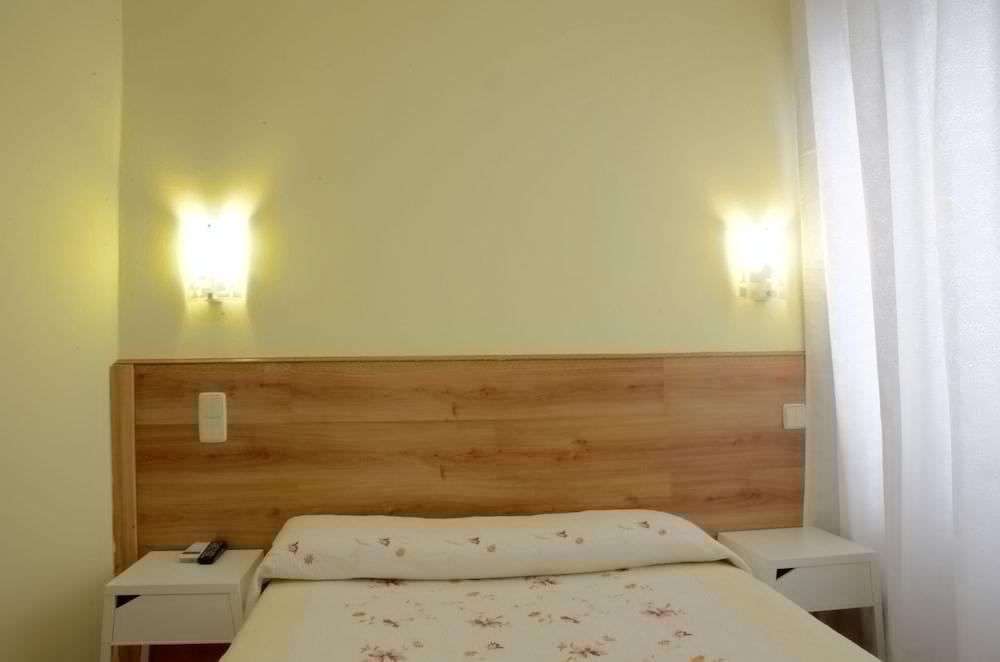 Hostal Nersan2 Madrid Exterior photo