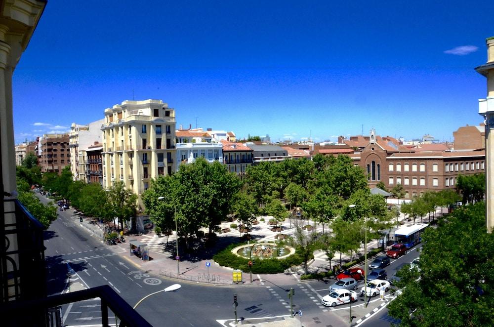 Hostal Nersan2 Madrid Exterior photo