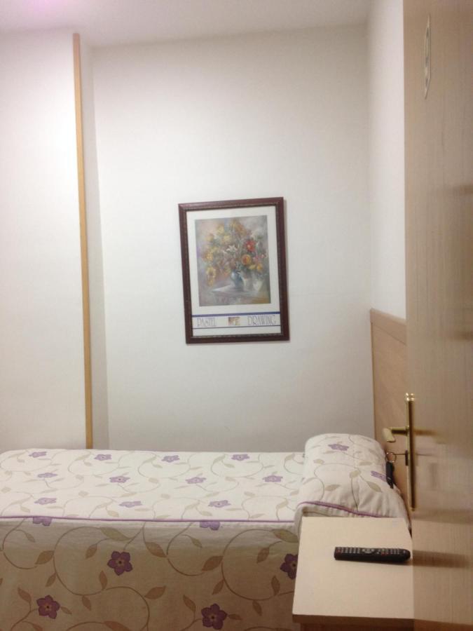 Hostal Nersan2 Madrid Exterior photo